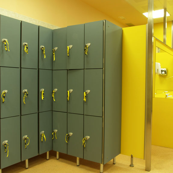Alternative view of Vestiaire phénolique – Casier vestiaire piscine et milieux humides