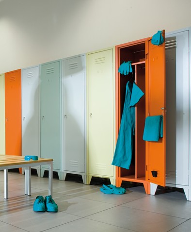 Alternative view of Vestiaire métallique design rétro – industrie propre et salissante